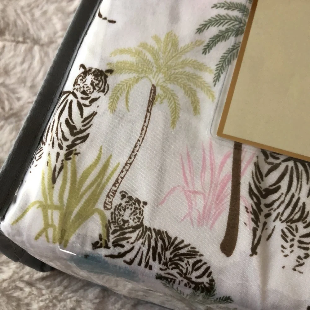 Ivory Road Queen Sheet Set - Pastel Palm & Tiger Print